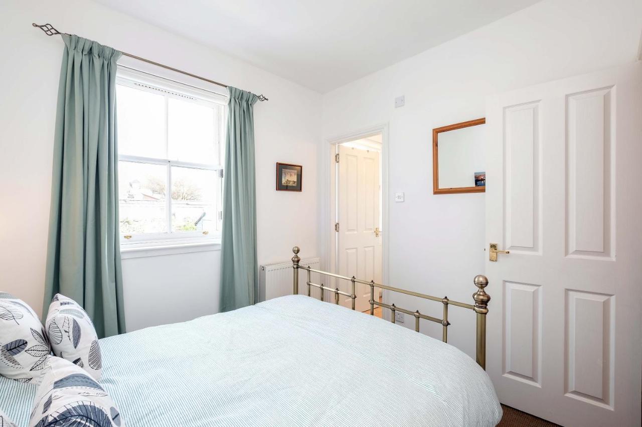 Sea Whisper- Lovely Home In Charming Village Pittenweem Bagian luar foto